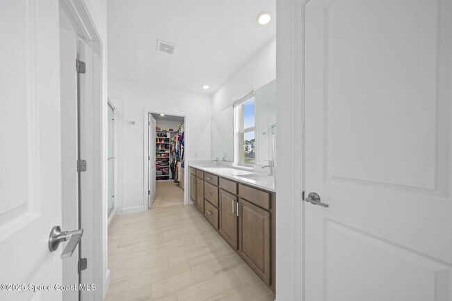 Building Photo - 715 Veridian Cir NW