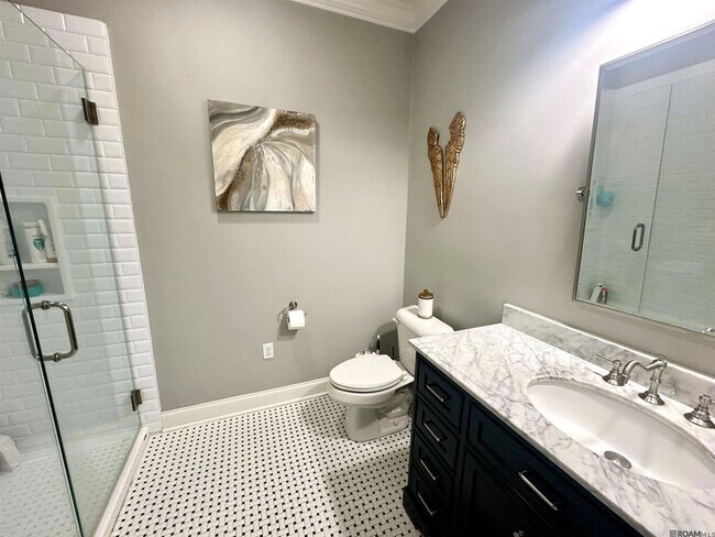 Building Photo - 5180 Myrtle Trail Dr