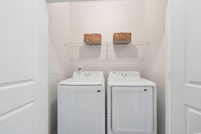 Building Photo - 300 Champions Blvd