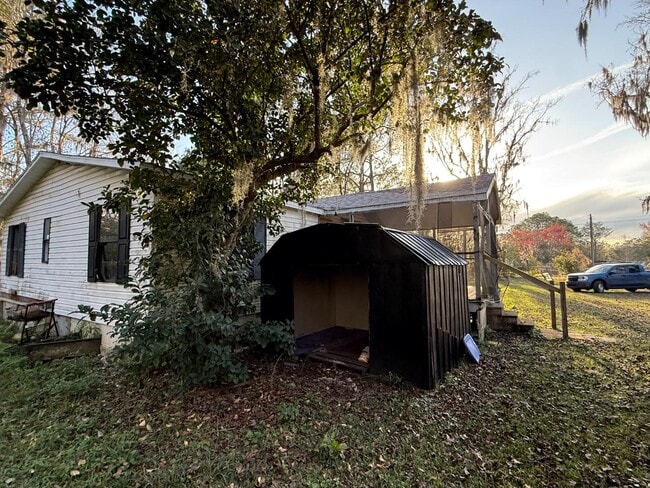 Building Photo - 503 Maple Ave