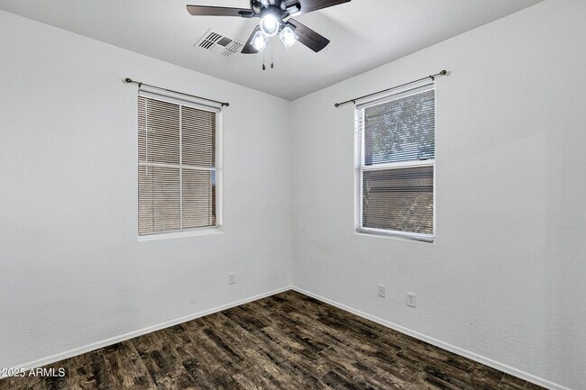 Building Photo - 10132 E Isleta Ave