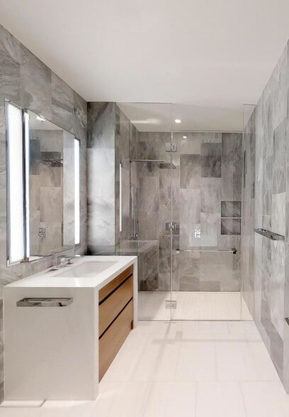 Building Photo - Stunning Lulury One Bedroom @ 277 FIFTH AV...