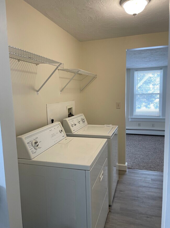 laundry area - 20 Gibbon St