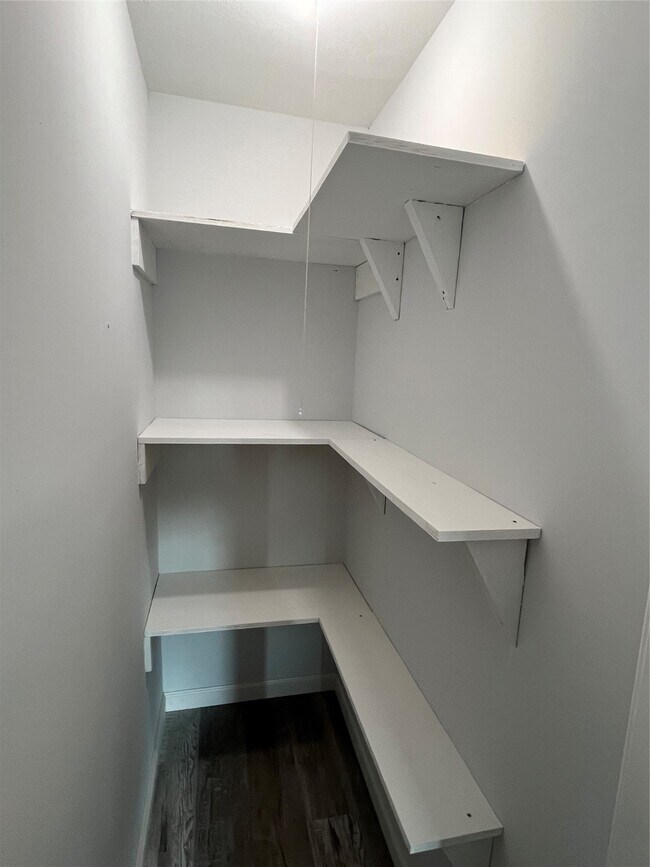 Building Photo - 5730 Cartagena St