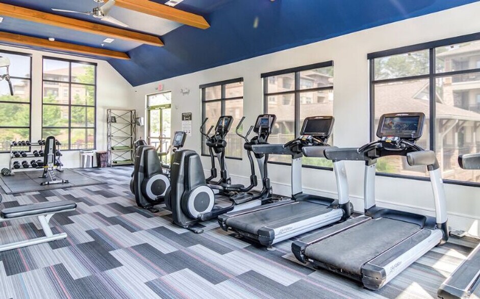 Building Photo - 900 Venue Wy