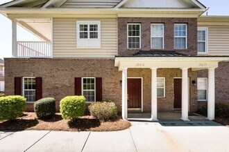 Building Photo - Great Ballantyne Location; Great Schools; 2BR/2BA Condo
