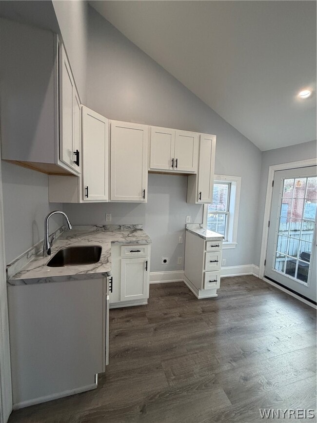 Building Photo - 18 Buffum St