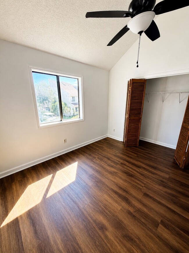 Building Photo - 510 Fairwood Lakes Dr