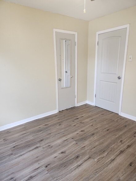 Front Bedroom - 608 Campbell St