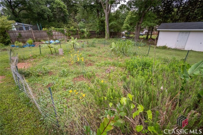 Building Photo - 1500 Crooked Creek Rd