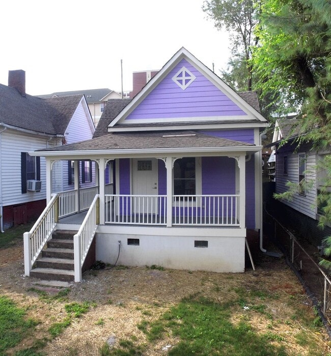 Primary Photo - 1618 Forest Ave