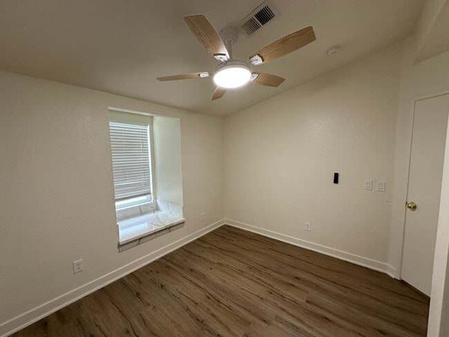 Building Photo - 15819 Antelope Dr