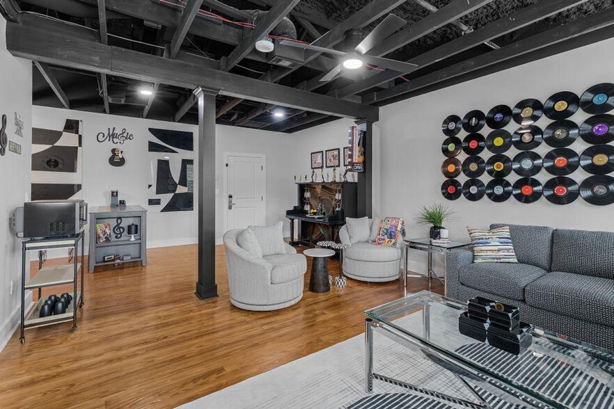 Building Photo - 156 Camellia St