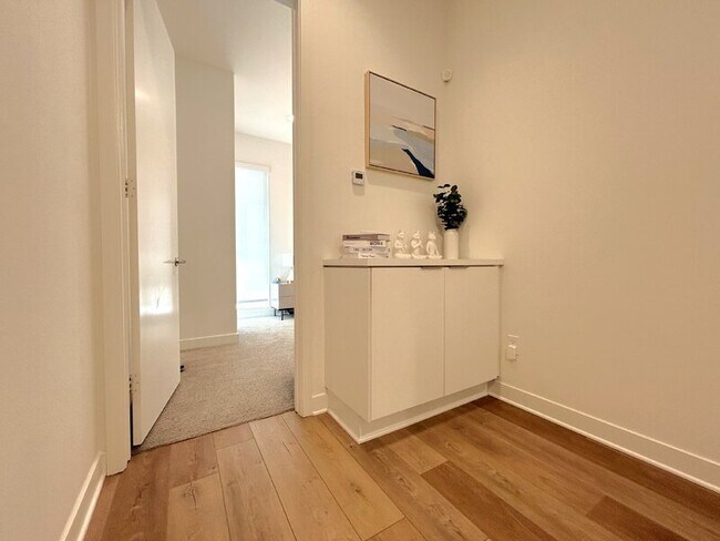 Building Photo - 10917 1/2 Otsego St