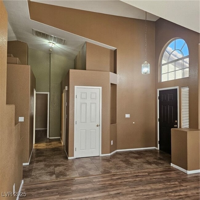 Building Photo - 9100 Valley of Fire Ave
