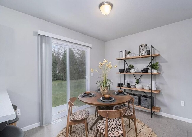 Building Photo - 4 Bedroom Available in Tiburon!