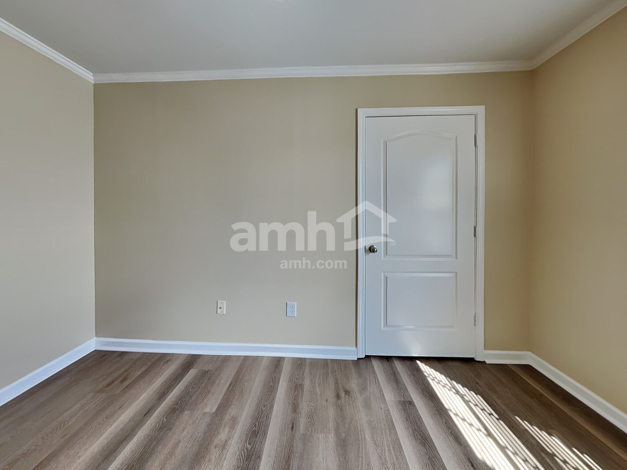 Building Photo - 204 Eastpark Way