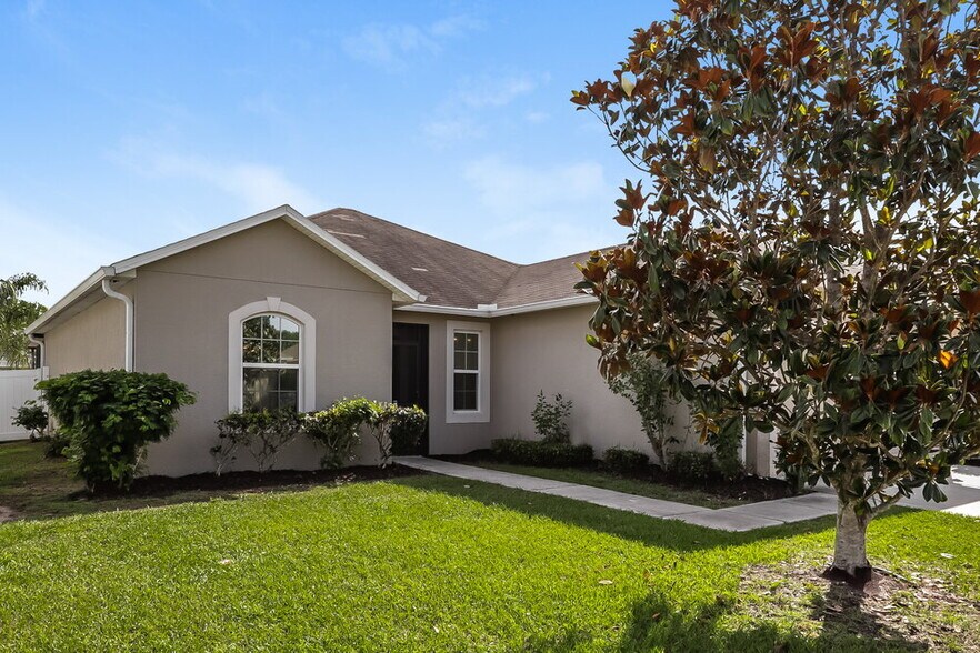 Building Photo - 1633 Wallace Manor Blvd