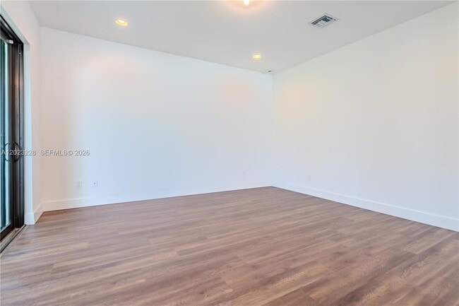 Building Photo - 1427 SW 23rd St