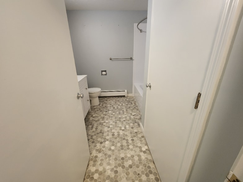 Building Photo - 205 Forest Dr