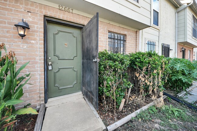 Building Photo - 12667 Windsor Village Dr