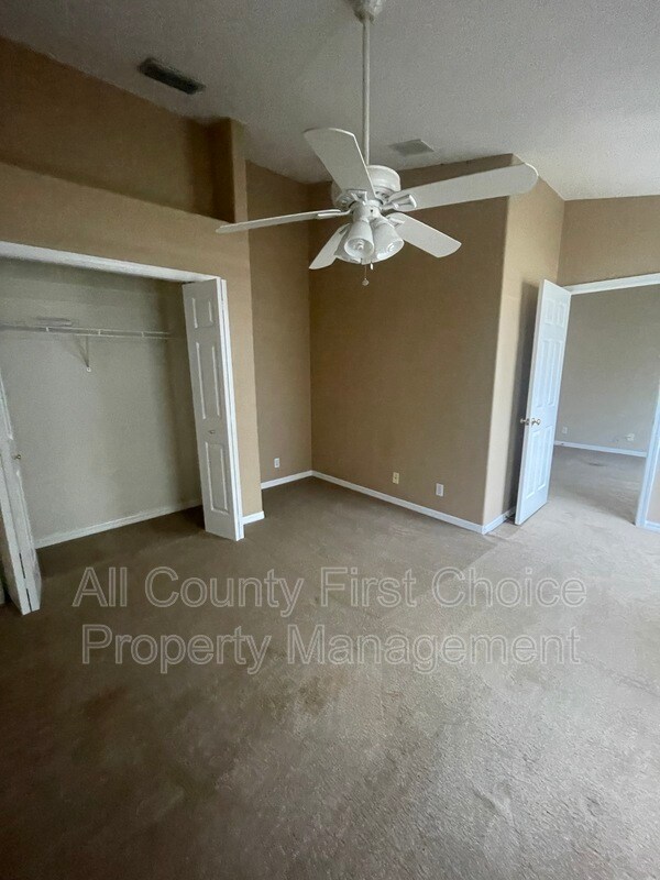 Building Photo - 13056 Thoroughbred Loop