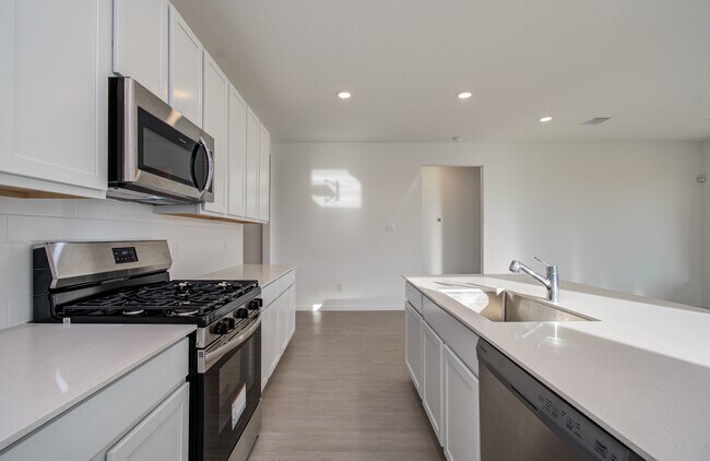 Building Photo - 26503 Foxtail Fern Dr