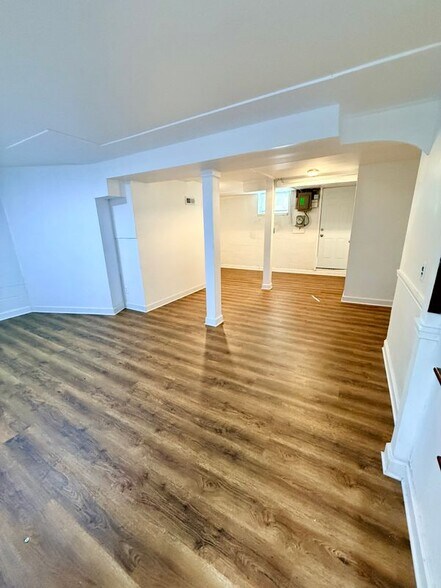 Building Photo - 802 Wicklow Rd