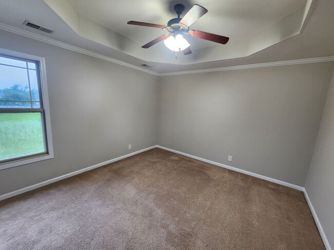 Building Photo - Beautiful Home Available Now!