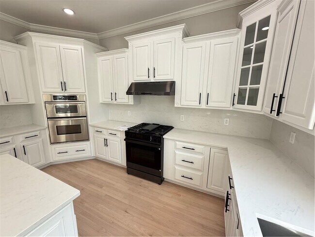 Building Photo - 1660 Briergate Dr