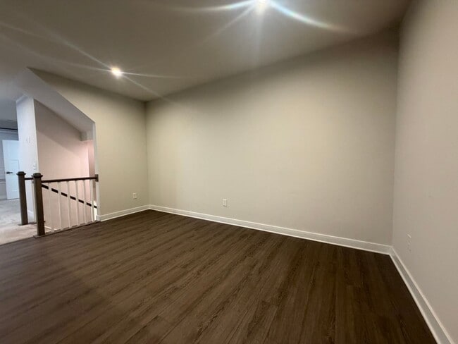 Building Photo - 2696 Azalea Garden Rd