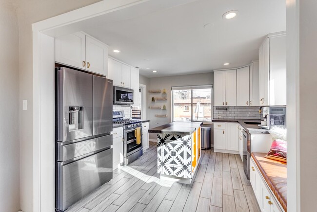 Building Photo - 3510 Columbine St