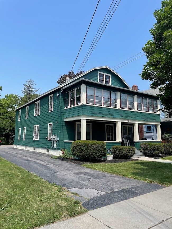 Building Photo - 39 Lake Ave