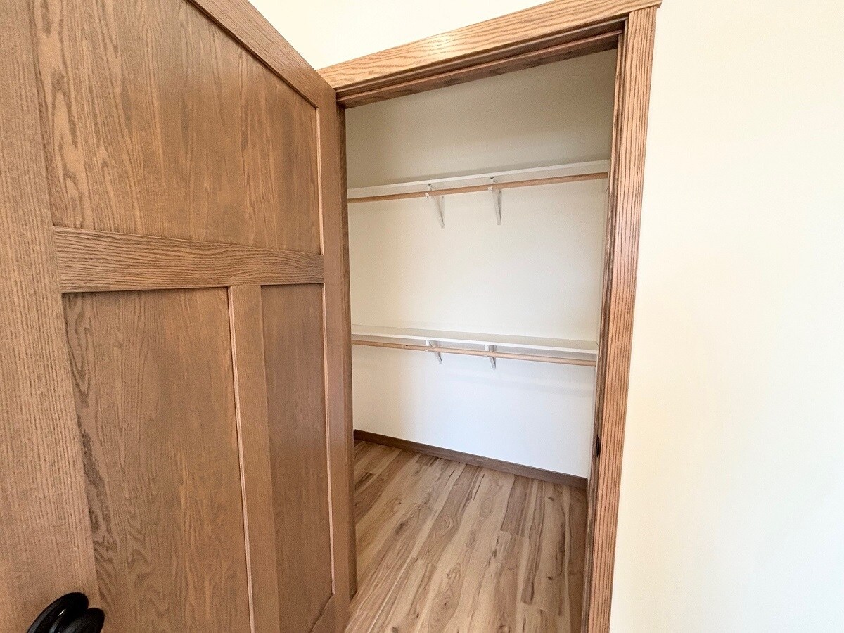 Building Photo - 575 Main St W