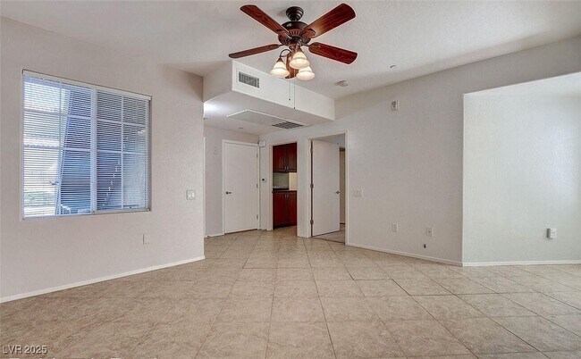 Building Photo - 6868 Sky Pointe Dr