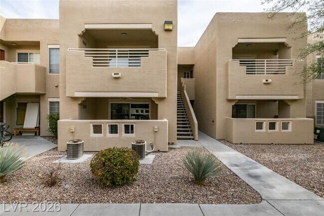 Building Photo - Beautiful Condo in a sought-after Gated Summerlin Community!