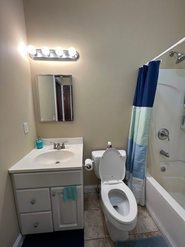 Building Photo - 223 Holland St