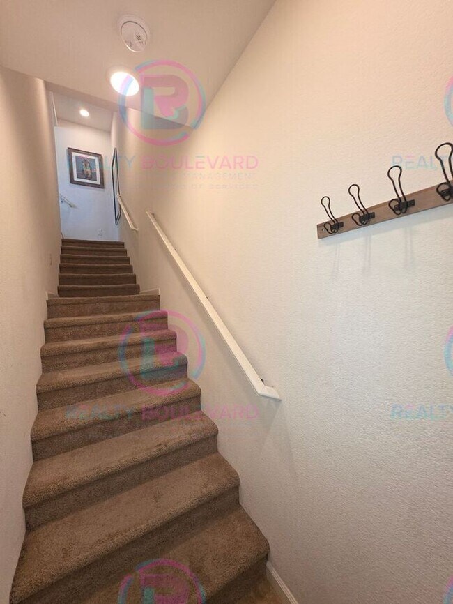 Building Photo - Fully Furnished 3-Bedroom Townhome Resort-Style Community Living