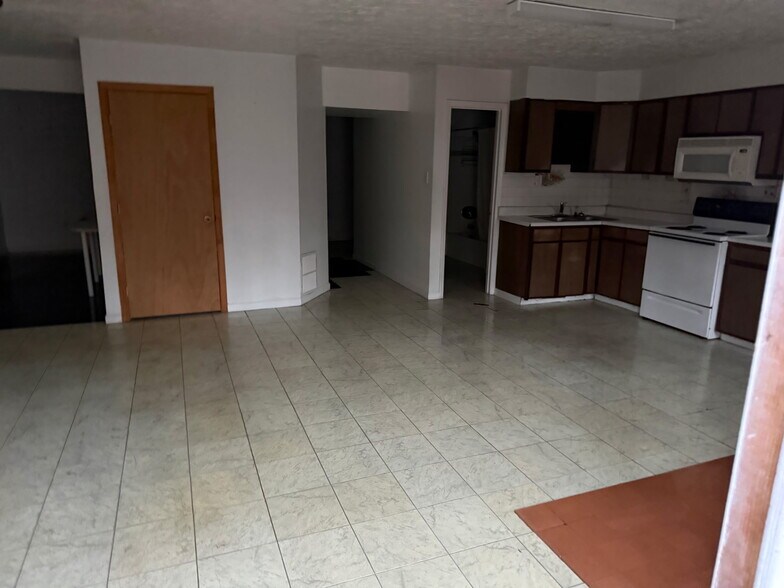 Open concept living room and eating area - 14531 Stephen St