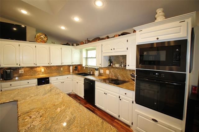 Building Photo - 18359 Hickory Cir