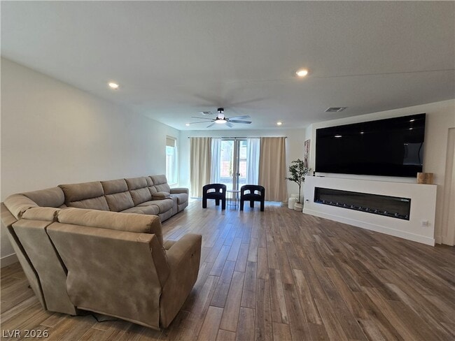 Building Photo - 6366 Pipers Brk Ln