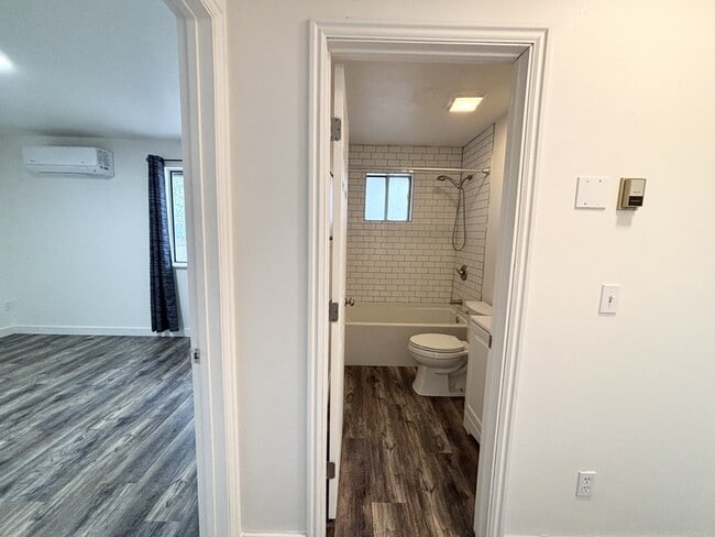 Building Photo - 436-436 S 800 W