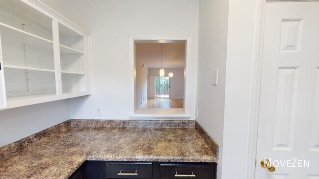 Building Photo - 729 Bragg Dr