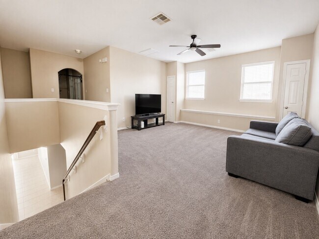 Building Photo - 2409 Deerwood Ct