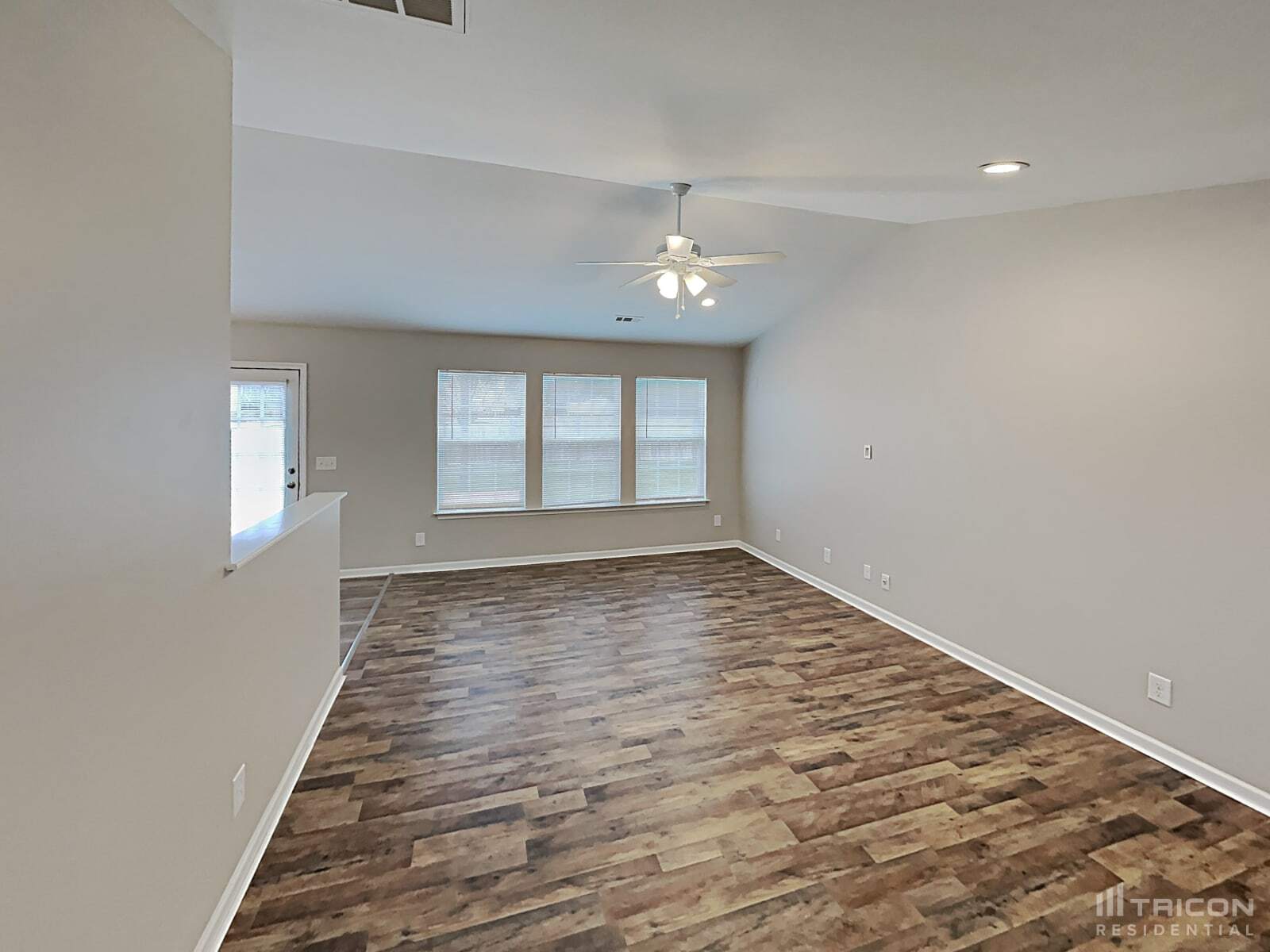 Building Photo - 7311 Village Acre Dr