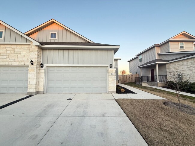 Building Photo - Lovely home in Cibolo!