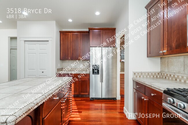 Building Photo - 3518 Bryce Dr