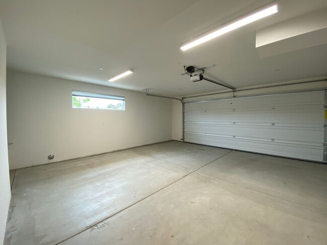Building Photo - New Build 3bd/3bth in Coral Ridge Communit...