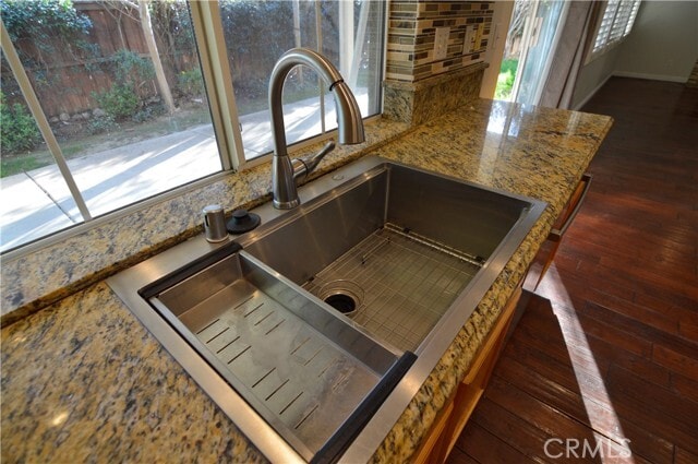 Building Photo - 9595 Shadowgrove Dr