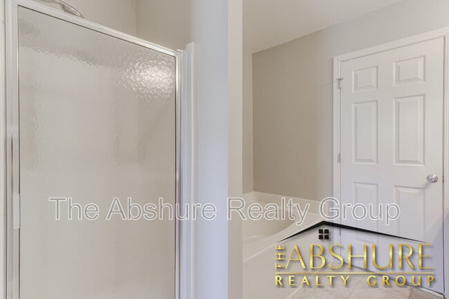 Building Photo - 5223 Malik Dr